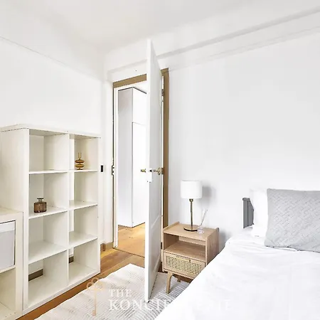 Superbe Duplex Avec Terrasse Face Tour Eiffel Paris
